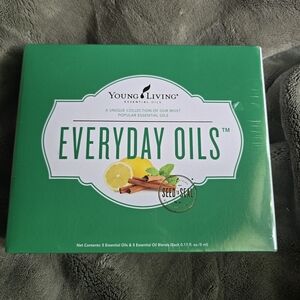 Young Living Everyday Oils Kit. NIB